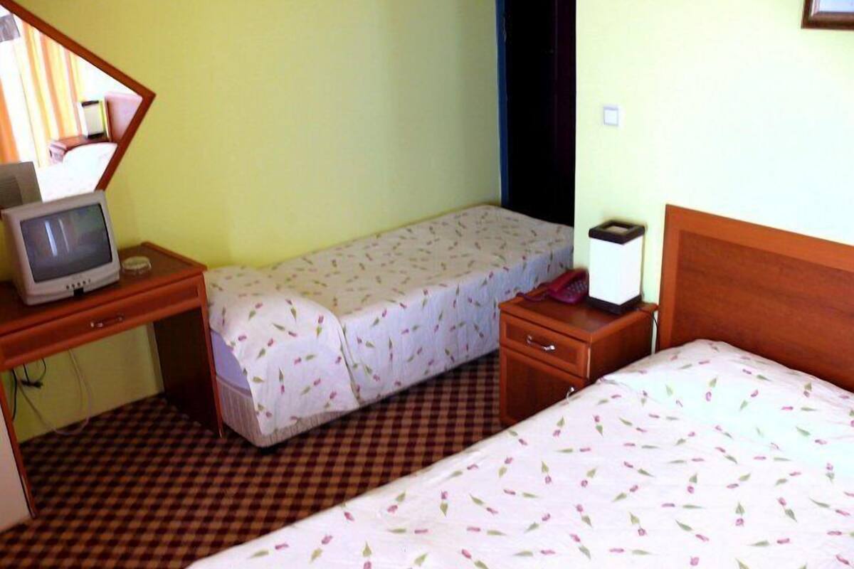 Minibar, desk, free WiFi