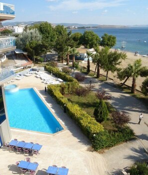 Outdoor pool, pool umbrellas, pool loungers