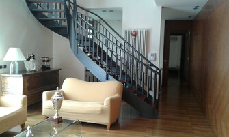 Comfort Room | Living area | Flat-screen TV