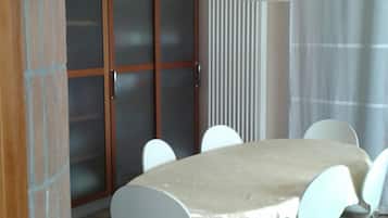 舒適客房 | 房內用餐區