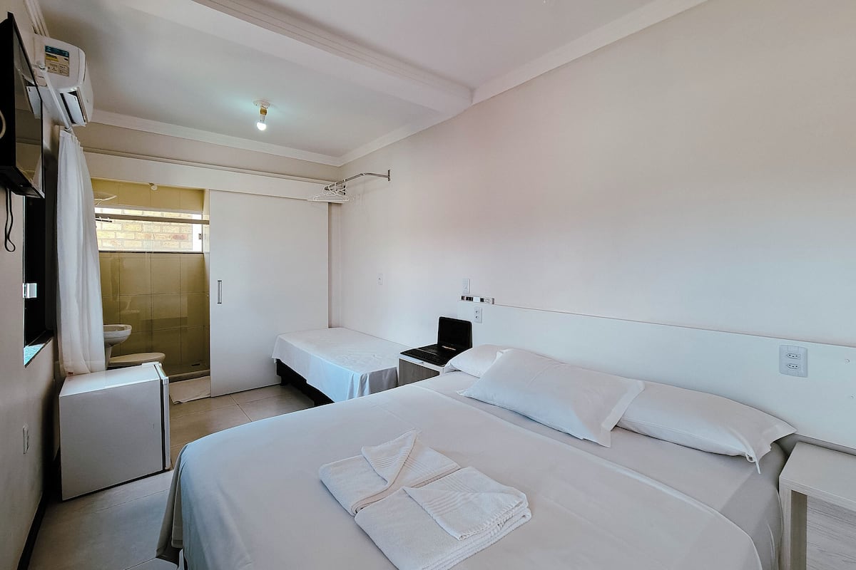 Suite Basic | Minibar, tirai kedap cahaya, dan seprai linen