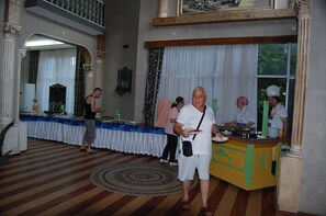 Desayuno buffet incluido todos los días 