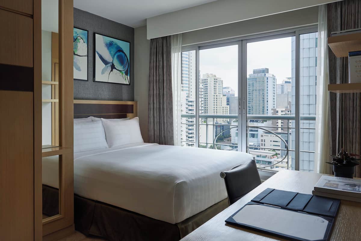 Apartment, 2 Bedrooms | 1 bedroom, in-room safe, desk, blackout drapes