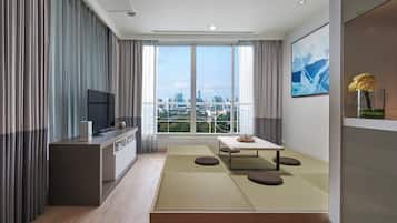 1 bedroom, in-room safe, desk, blackout curtains