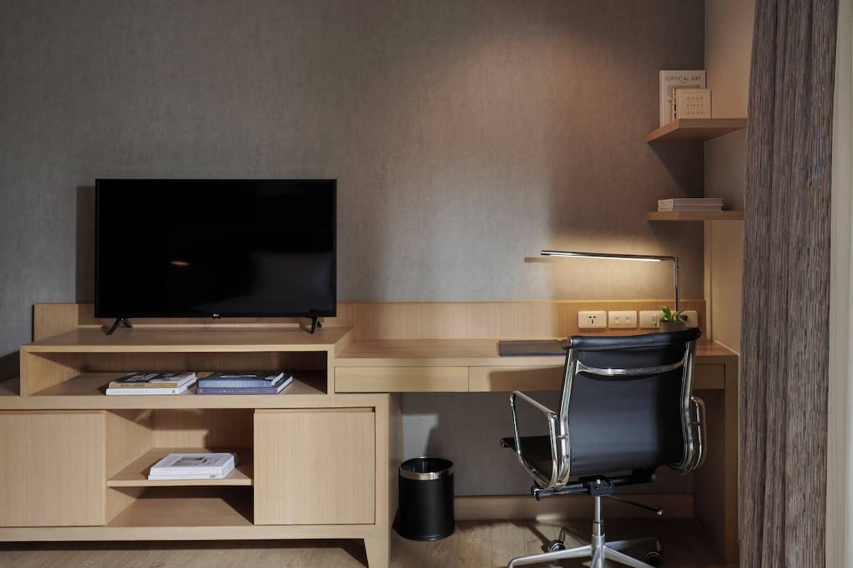 1 bedroom, in-room safe, desk, blackout drapes