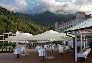Beach - Golden Tulip Rosa Khutor (Estosadok)