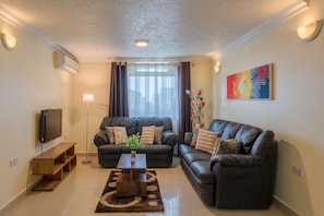 Apartment, 2 Bedrooms, Non Smoking | Living area