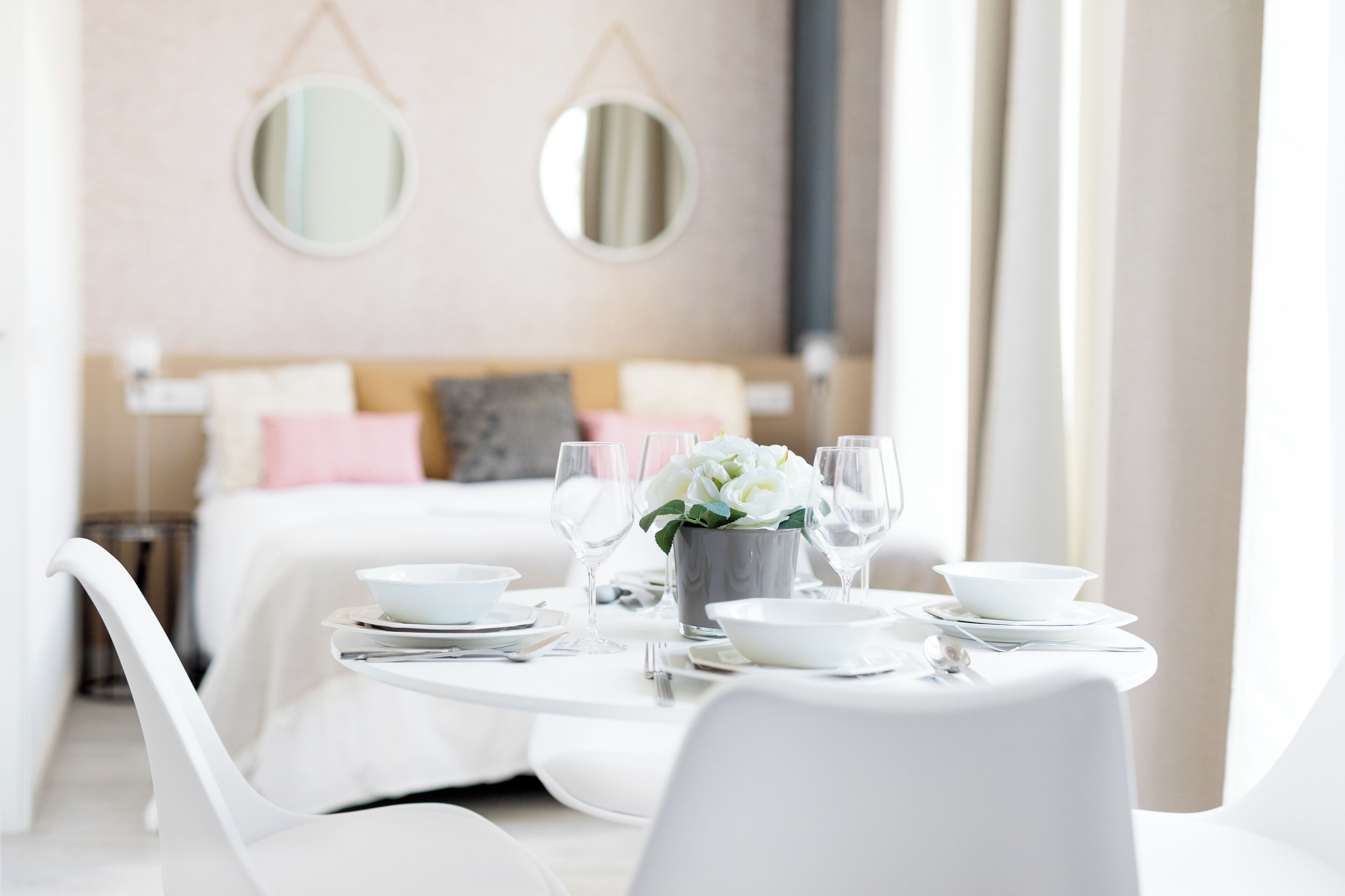 ロフト | ノートパソコン用作業スペース、遮光カーテン、アイロン / アイロン台、WiFi (無料)