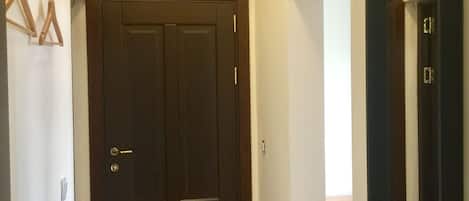 Comfort Apartment, 1 Queen Bed | Living area