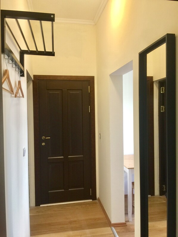 Comfort Apartment, 1 Queen Bed | Living area | Flat-screen TV