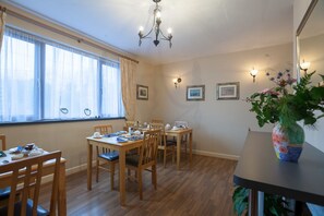 Free daily local cuisine breakfast  - Dingle Atlantic Lodge B&B (Dingle)