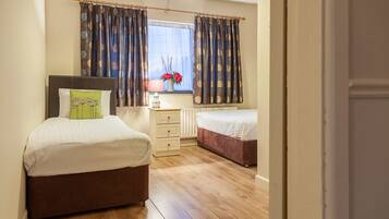 Iron/ironing board, free WiFi, bed sheets