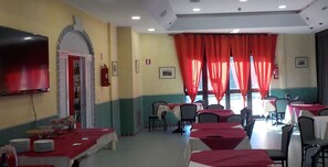 Free local cuisine breakfast  - Hotel Ristorante Euromotel Bari (Bari)