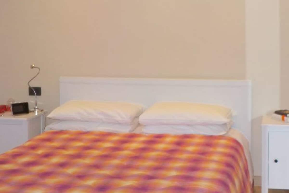 Double Room | Peti besi dalam bilik, meja, Wi-fi percuma