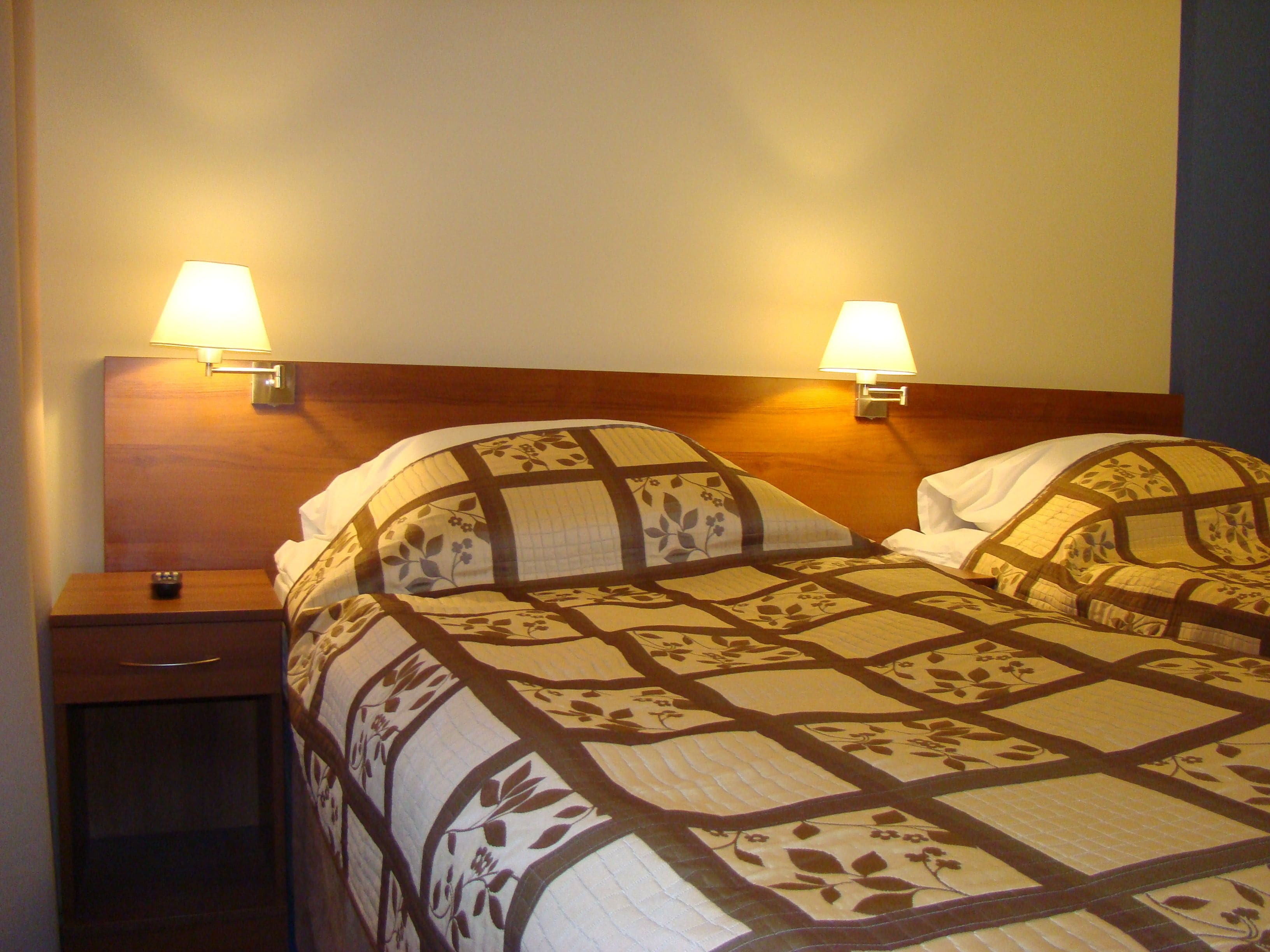 basic twin room, non smoking | 1 bedroom, iron/ironing board, free wifi, bed sheets