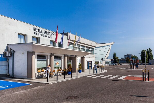 Front of property - Hotel Olivia (Gdansk)