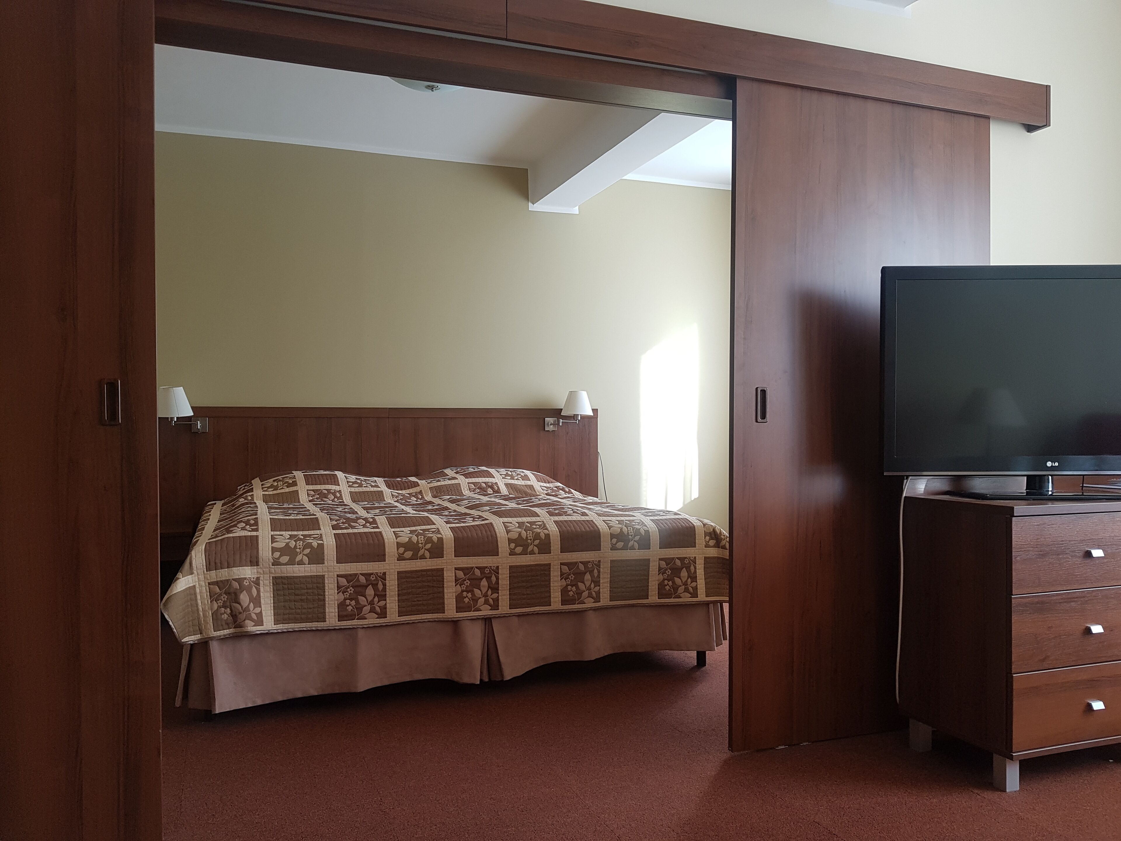 Suite | Iron/ironing board, free WiFi, bed sheets