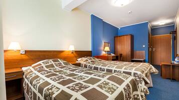Basic Twin Room, Non Smoking | 1 bedroom, iron/ironing board, free WiFi, bed sheets