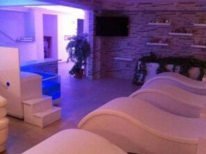 Sauna, Turkish bath, massage/treatment rooms