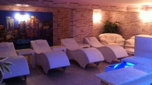 Bastu, turkiskt bad/hamam och massage- och behandlingsrum