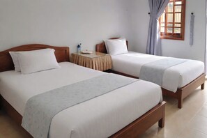 Deluxe Twin Room | View from room - Phong Lan Guesthouse (Hue)