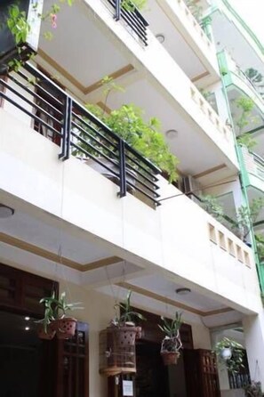 Front of property - Phong Lan Guesthouse (Hue)