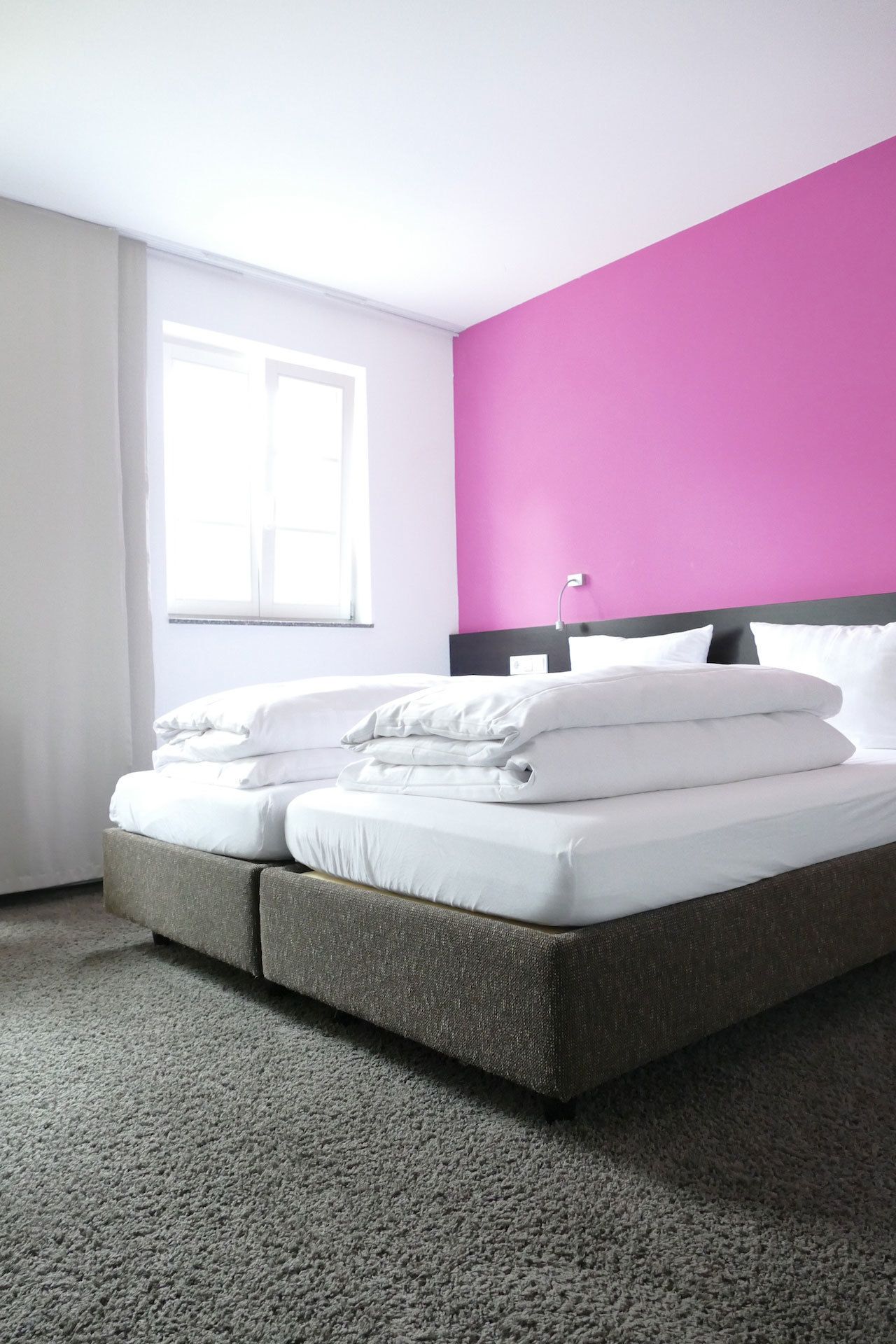 Camera singola | Biancheria da letto ipoallergenica, una cassaforte in camera