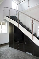 20-英寸电视（配备有线频道）