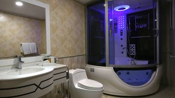 Bañera con ducha, bañera profunda, artículos de tocador gratuitos