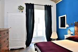 3 bedrooms, premium bedding, iron/ironing board, cots/infant beds - Coliseum Suite (Rome)