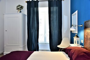 3 개의 침실, 고급 침구, 다리미/다리미판, 유아용 침대