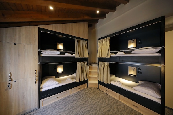 Sistema de insonorización, wifi gratis y ropa de cama