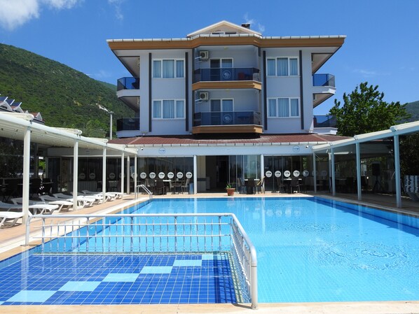 Seasonal outdoor pool