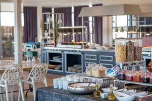 Desayuno buffet incluido todos los días 