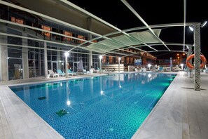 Piscine extérieure (ouverte en saison)