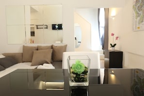 1 habitación, tabla de planchar con plancha, cunas y wifi gratis 