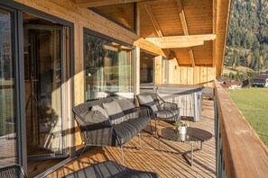 Penthouse, 2 chambres, sauna, vue montagne (PUREST Penthouse) | Terrasse/Patio