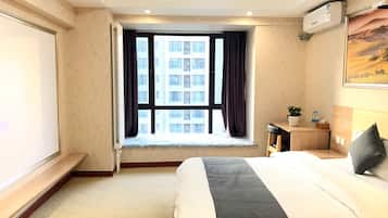 Desk, blackout curtains, free WiFi