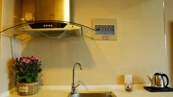 Boutique Double Room | Desk, blackout drapes, free WiFi
