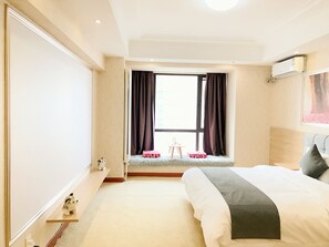 Habitación doble clásica | Escritorio, cortinas blackout y wifi gratis 