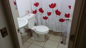 Apartment, 3 Bedrooms | Bathroom