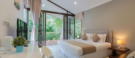 Studio Villa | Blackout curtains, soundproofing, free WiFi