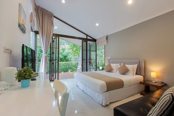 Studio Villa | Blackout drapes, soundproofing, free WiFi