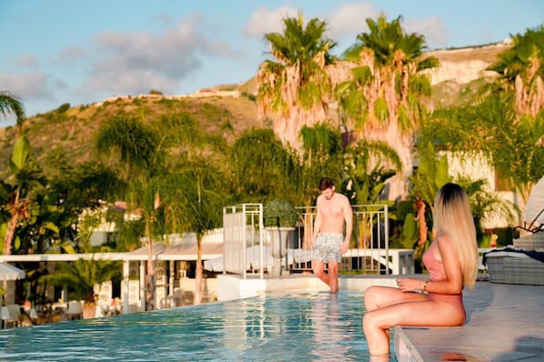 Seasonal outdoor pool