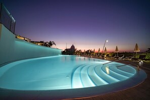 Seasonal outdoor pool