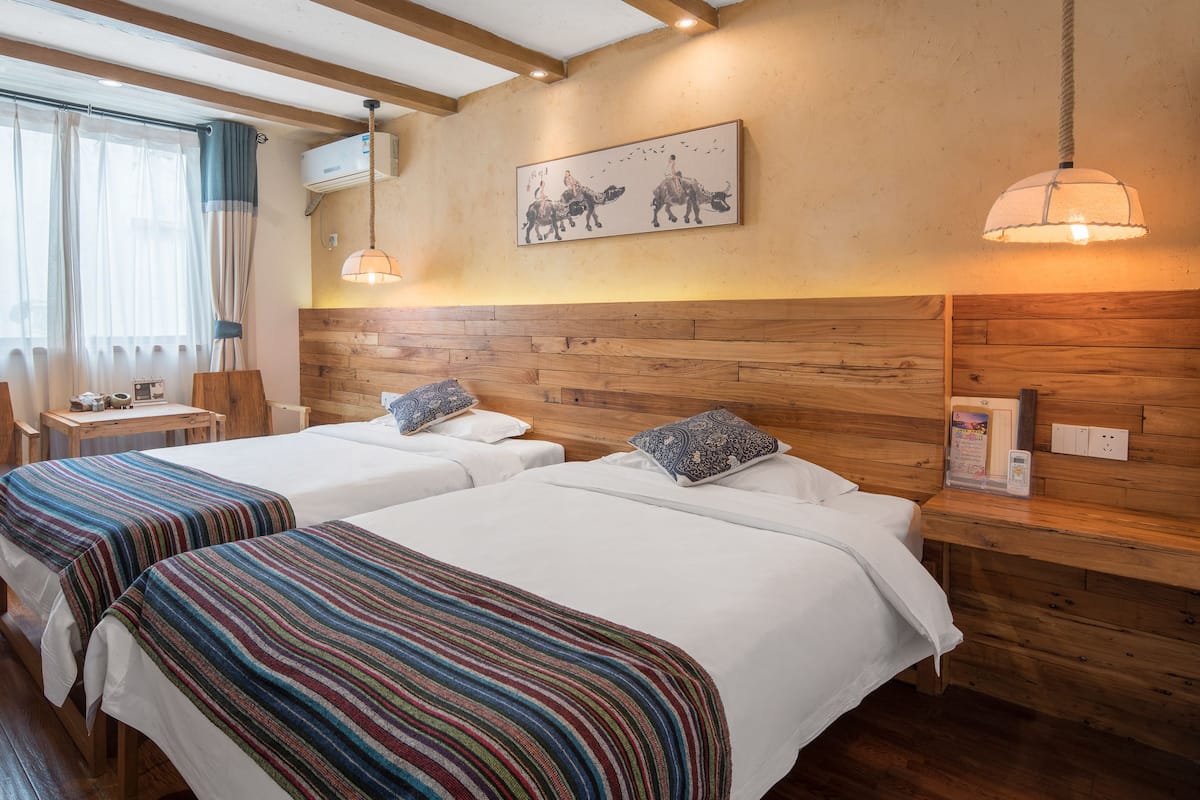 Standaard Twin kamer | Luxe beddengoed, donsdekens, pillowtop-bedden, een kluis op de kamer