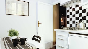 Unclassified image, 2 of 25, button - Tito Guesthouse (Rome)