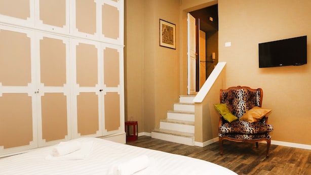 Unclassified image, 1 of 25, button - Tito Guesthouse (Rome)