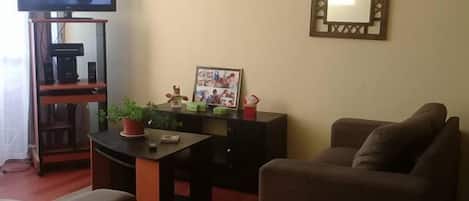 Διαμέρισμα, 1 Υπνοδωμάτιο | Περιοχή καθιστικού | Τηλεόραση με επίπεδη οθόνη