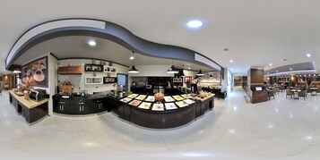 Free daily buffet breakfast